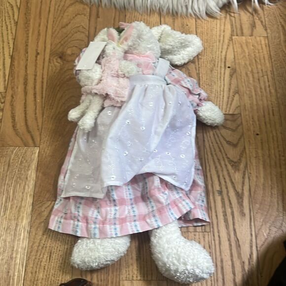 EASTER BUNNIES MOMMA & CHILD EASTER DRESS UP.‎ - Picture 3 of 12